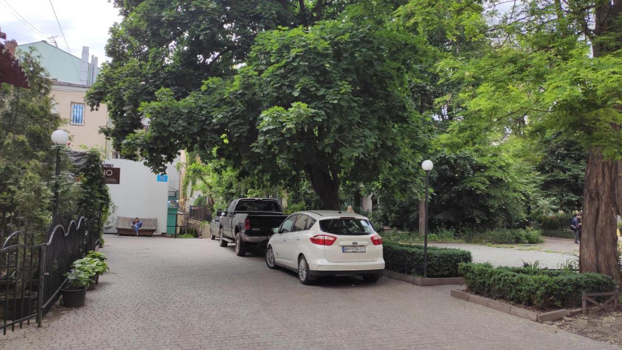 Квартира На Дерибасовcкой Odessa Buitenkant foto